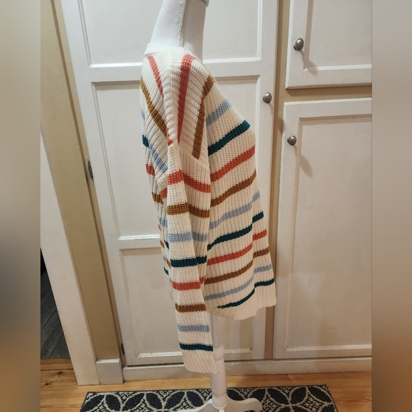 SO Women's Stripped Long-sleeved Sweater - Picture 10 of 14